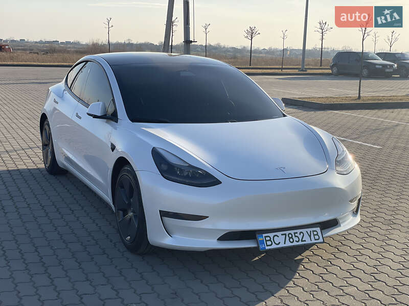 Tesla Model 3 2021