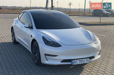 Седан Tesla Model 3 2021 в 