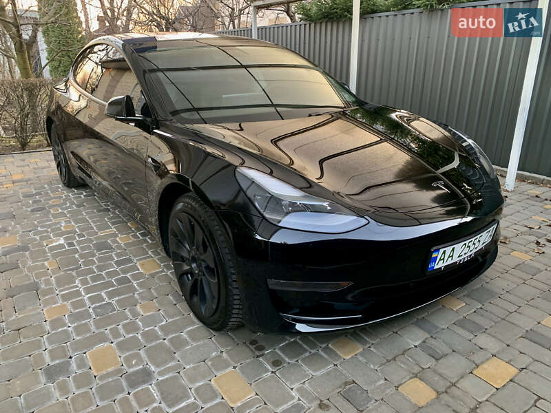 Седан Tesla Model 3 2021 в Киеве