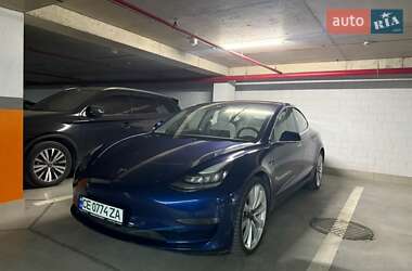 Седан Tesla Model 3 2018 в Чернівцях