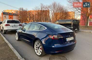 Седан Tesla Model 3 2018 в Чернівцях