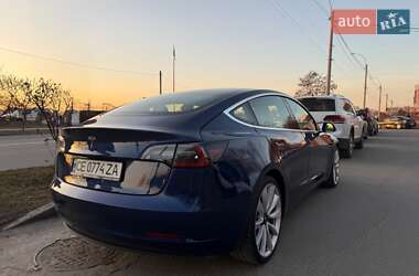 Седан Tesla Model 3 2018 в Чернівцях