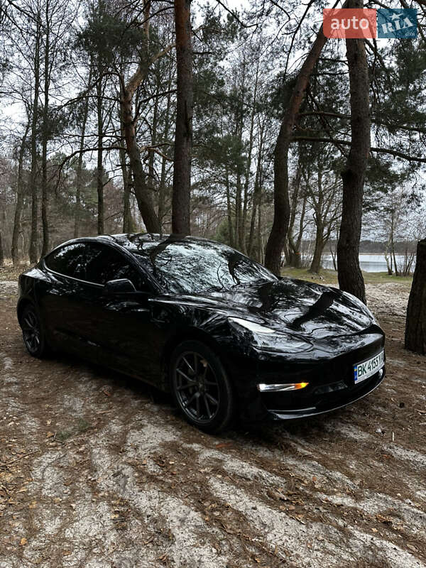 Седан Tesla Model 3 2020 в 