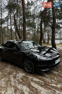 Седан Tesla Model 3 2020 в 