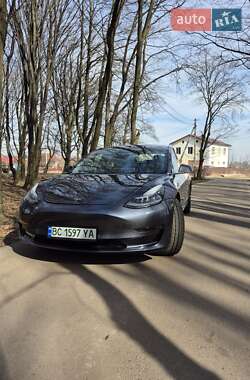 Седан Tesla Model 3 2018 в Львове