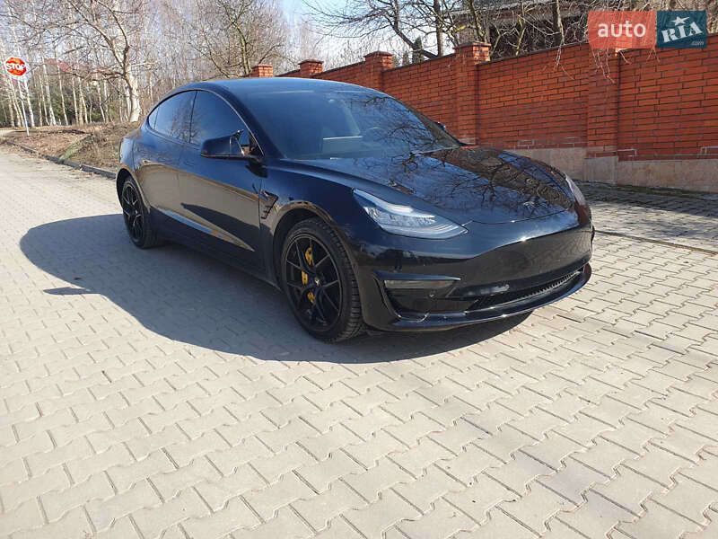 Tesla Model 3 2020