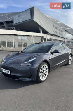 Седан Tesla Model 3 2021 в Львове