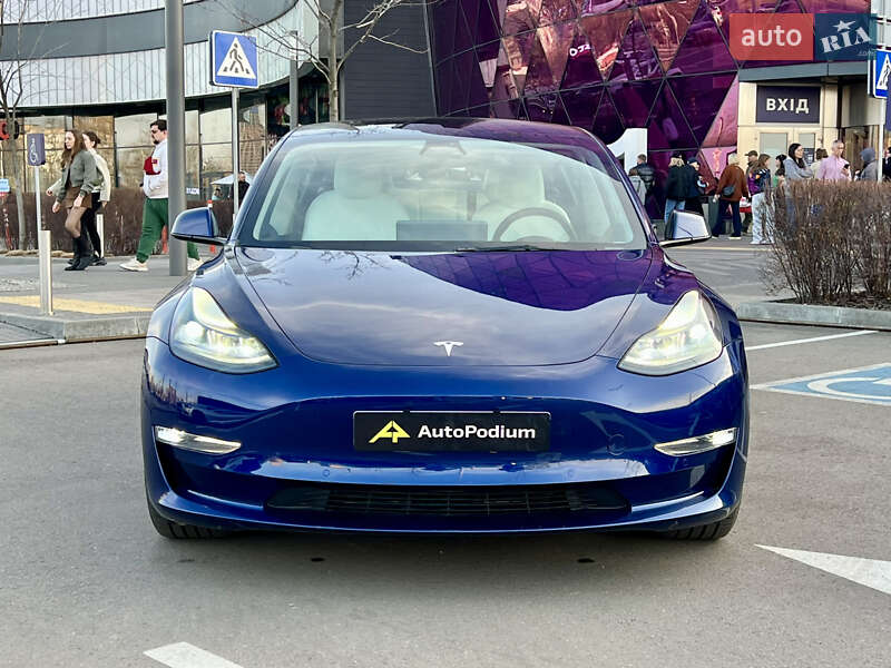 Седан Tesla Model 3 2022 в Києві