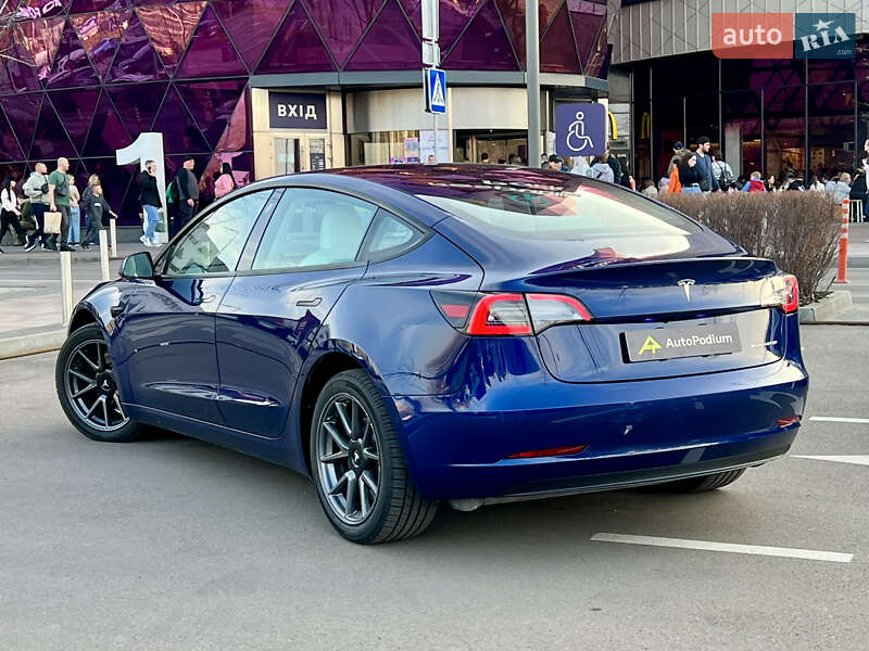Седан Tesla Model 3 2022 в Києві