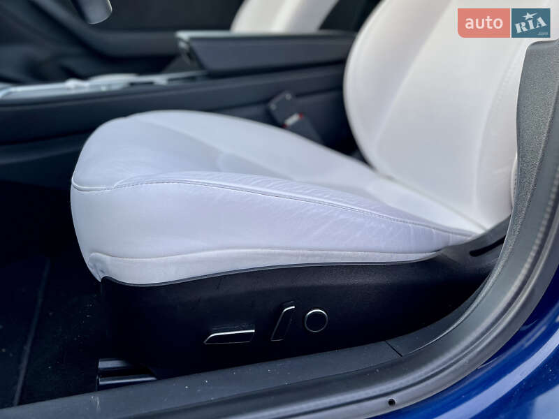 Седан Tesla Model 3 2022 в Києві
