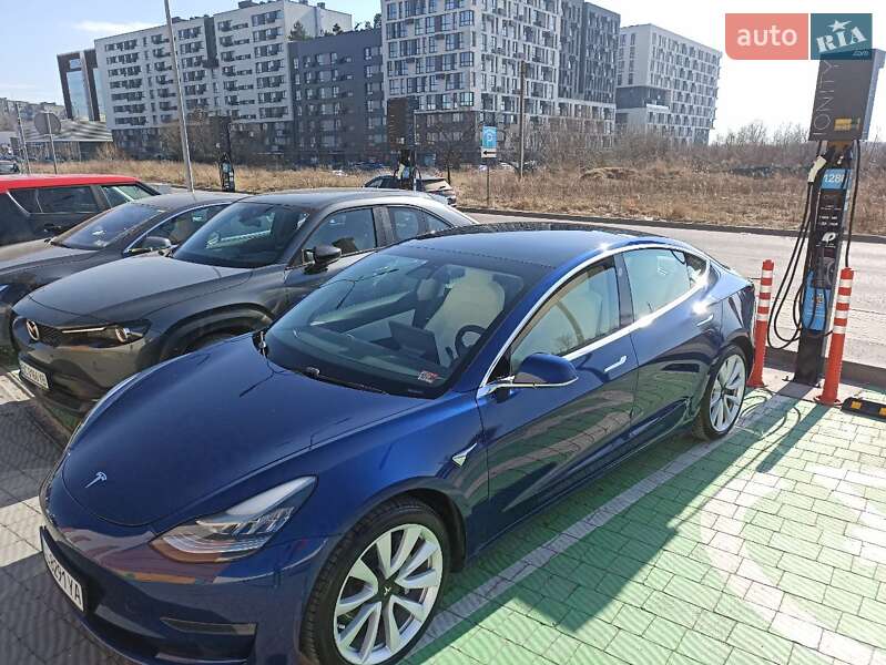 Tesla Model 3 2019