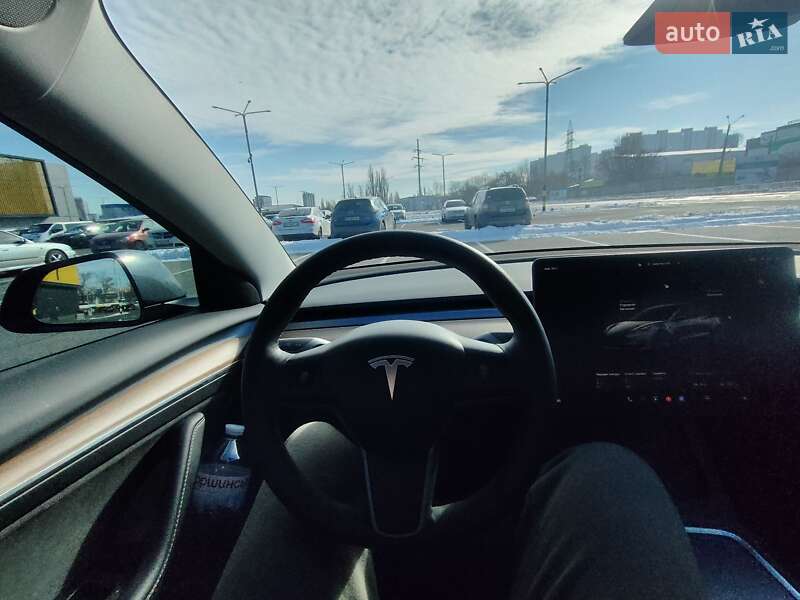 Седан Tesla Model 3 2023 в Киеве