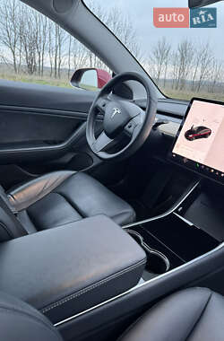 Седан Tesla Model 3 2019 в 