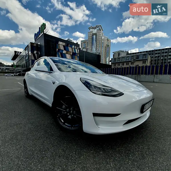 Седан Tesla Model 3 2018 в 