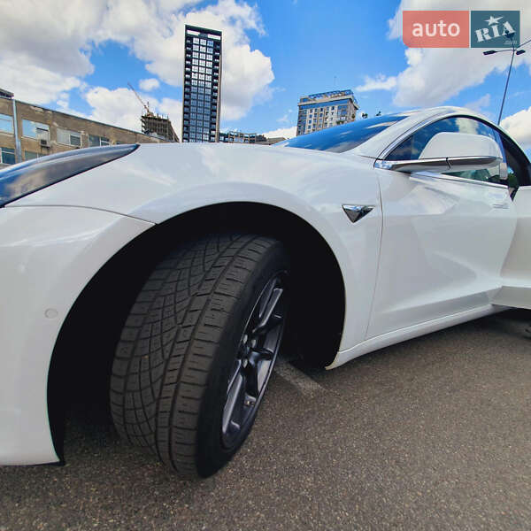 Седан Tesla Model 3 2018 в Киеве фото 29 Седан Tesla Model 3 2018 в Киеве