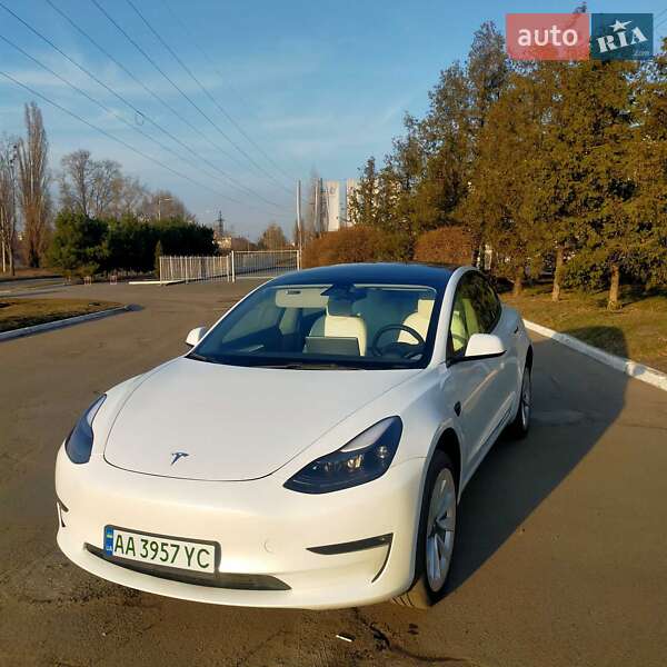 Tesla Model 3 2022