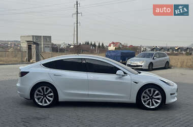 Седан Tesla Model 3 2020 в Івано-Франківську