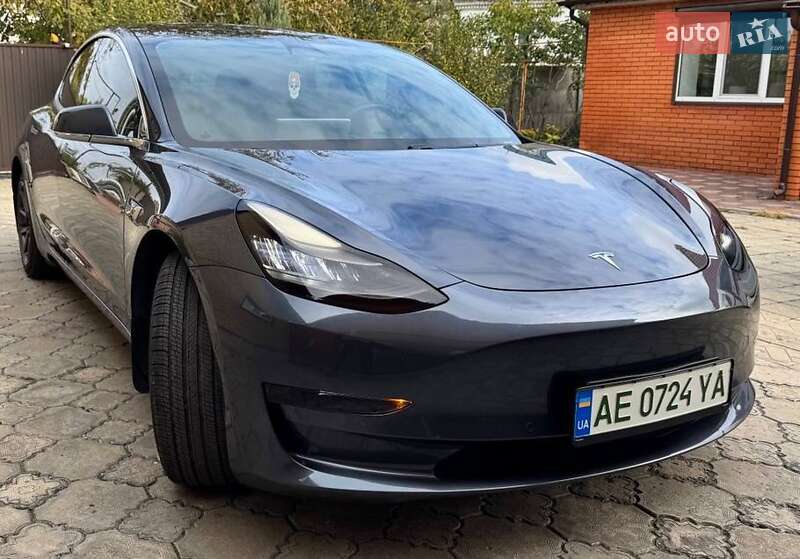 Седан Tesla Model 3 2020 в Днепре