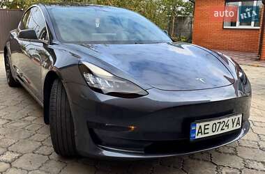 Седан Tesla Model 3 2020 в 