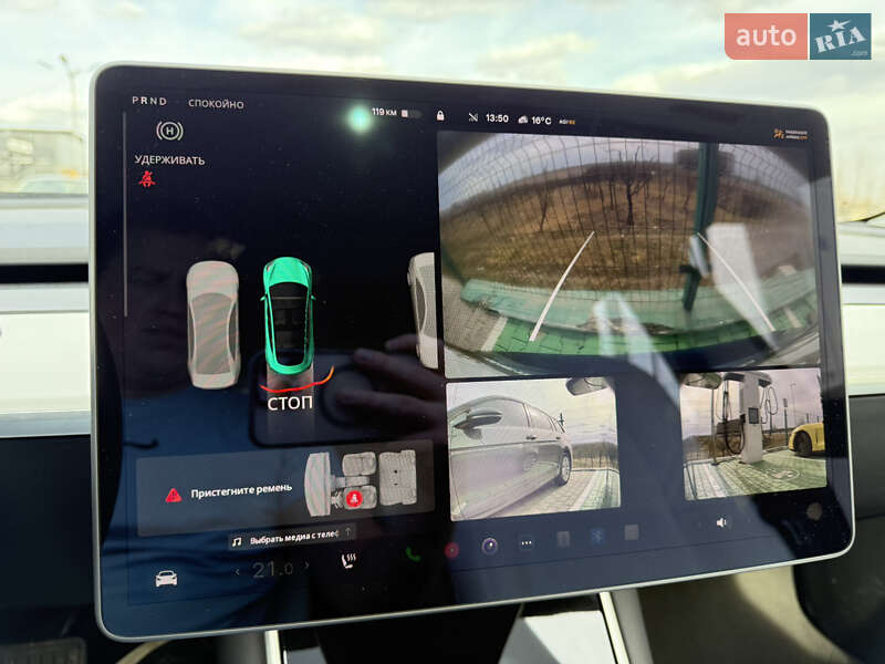 Седан Tesla Model 3 2019 в Черновцах