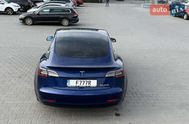 Седан Tesla Model 3 2019 в Черновцах