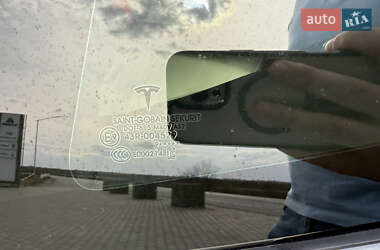 Седан Tesla Model 3 2019 в Черновцах
