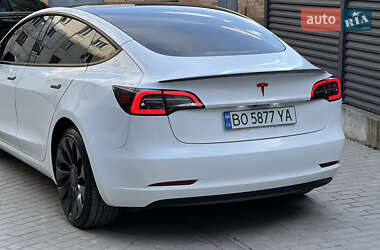 Седан Tesla Model 3 2023 в Хмельницком