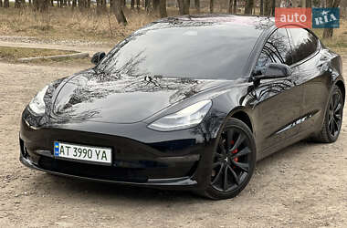 Седан Tesla Model 3 2019 в Калуше