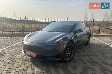 Седан Tesla Model 3 2021 в Луцке