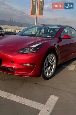 Седан Tesla Model 3 2022 в Киеве