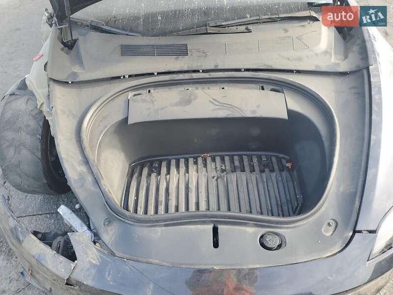 Седан Tesla Model 3 2024 в Киеве