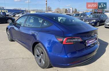Седан Tesla Model 3 2022 в 