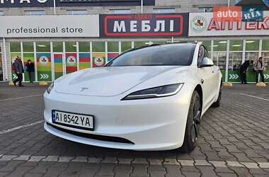 Седан Tesla Model 3 2024 в 