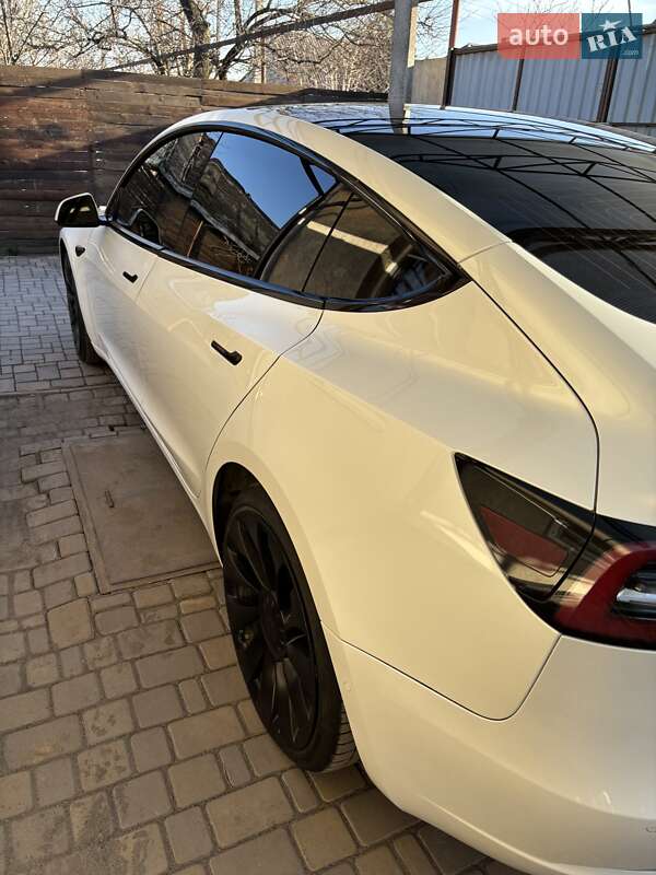 Седан Tesla Model 3 2019 в Дніпрі