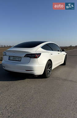 Седан Tesla Model 3 2020 в 