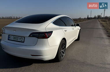 Седан Tesla Model 3 2020 в 