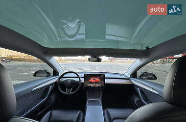 Седан Tesla Model 3 2022 в 