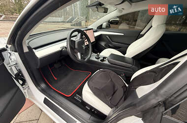 Седан Tesla Model 3 2021 в 
