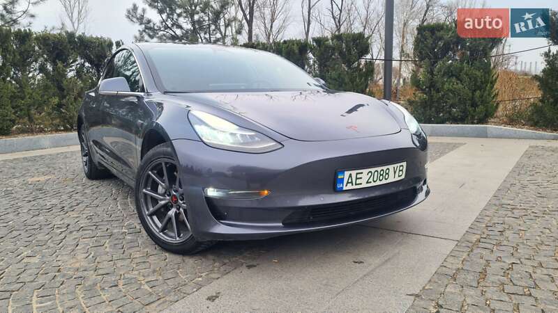 Седан Tesla Model 3 2019 в Дніпрі