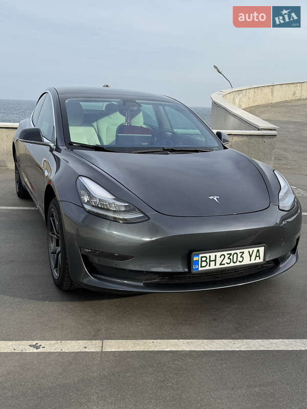 Tesla Model 3 2019