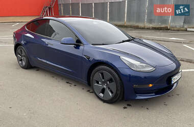 Седан Tesla Model 3 2022 в 