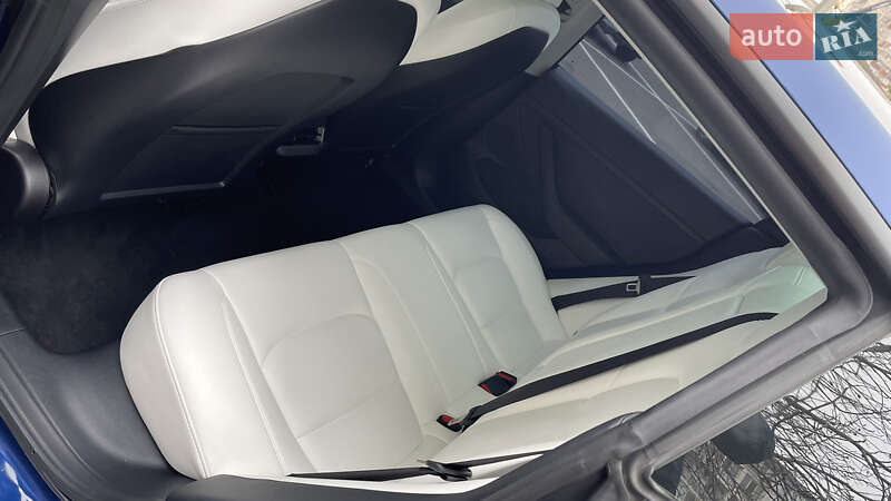 Седан Tesla Model 3 2022 в Одесі