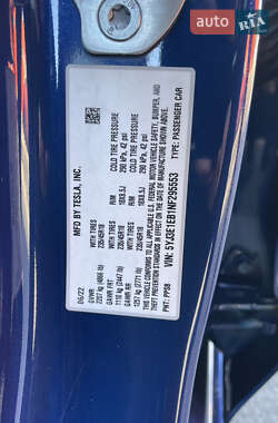 Седан Tesla Model 3 2022 в 