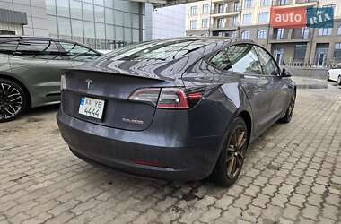Седан Tesla Model 3 2021 в 