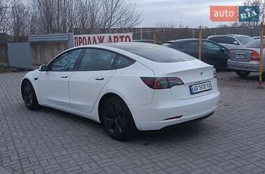 Седан Tesla Model 3 2023 в 
