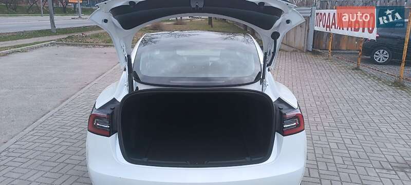 Седан Tesla Model 3 2023 в Запоріжжі