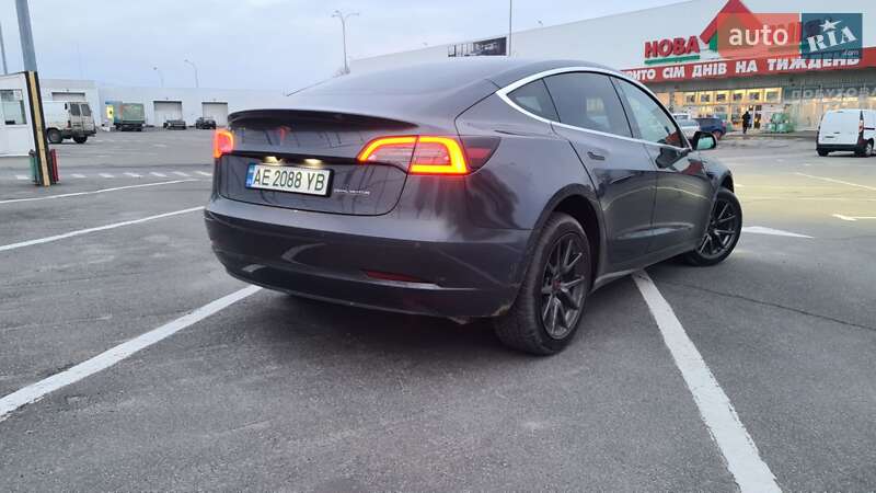 Седан Tesla Model 3 2019 в Дніпрі