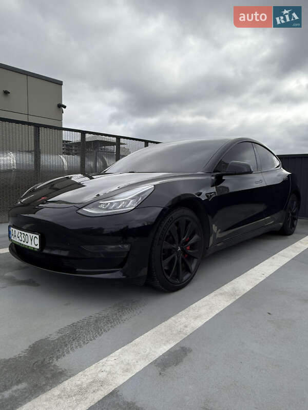 Седан Tesla Model 3 2019 в Киеве