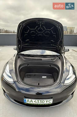 Седан Tesla Model 3 2019 в Києві