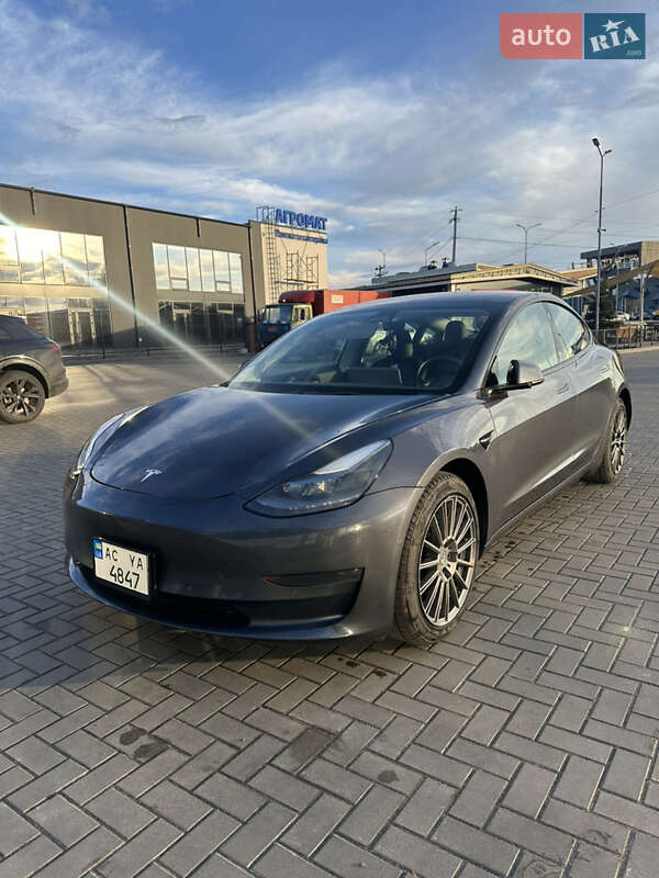 Tesla Model 3 2021